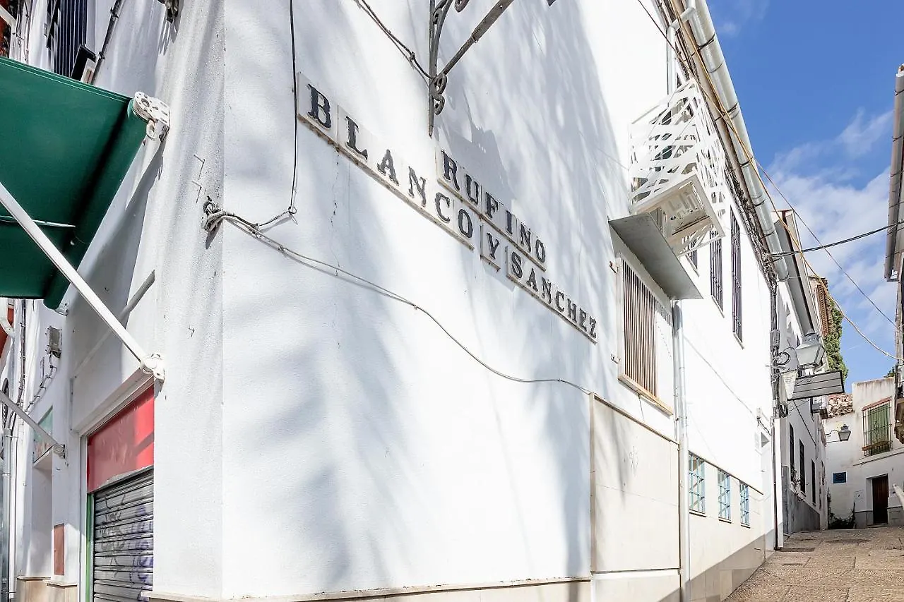 Bhost - La Catedral Apartment Cordoba