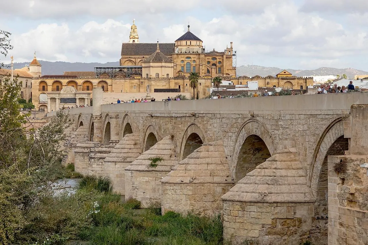 Bhost - La Catedral Apartment Cordoba