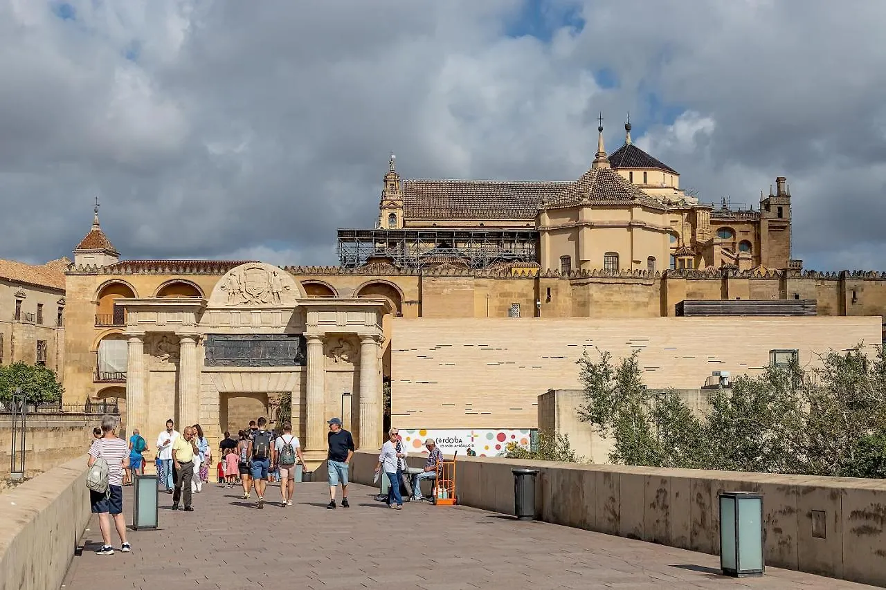 Bhost - La Catedral Apartment Cordoba